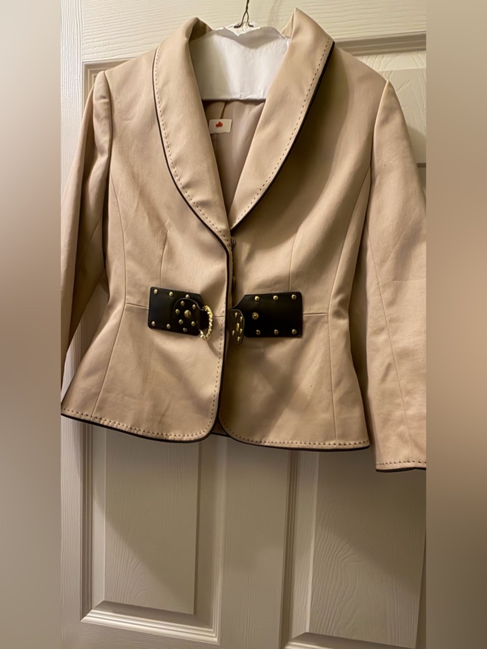 Cream Women's Tailored Blazer with Black Studded Waist Accent